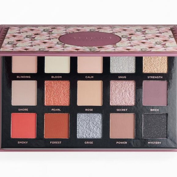 ACE BEAUTÉ Smoky Roses Eyeshadow Palette - Picture 1 of 4